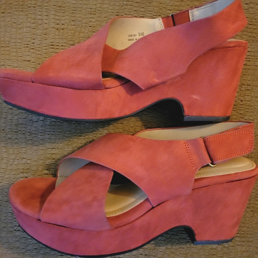 CHINESE LAUNDRY Platform sandal 9